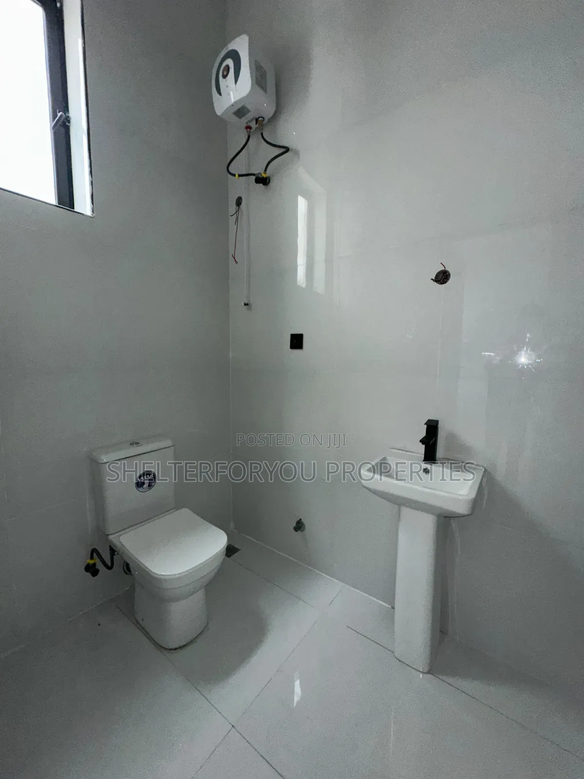 5bdrm Duplex in Off Lekki-Epe Expressway for sale