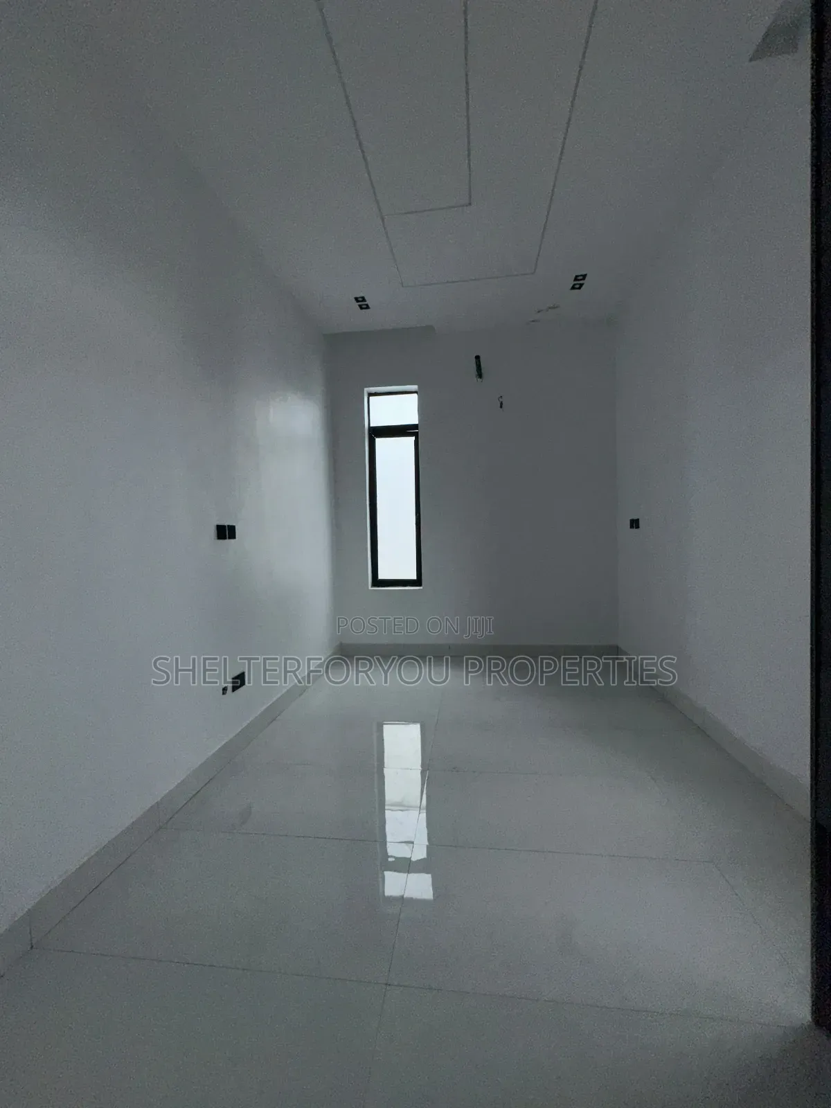 5bdrm Duplex in Off Lekki-Epe Expressway for sale