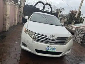 Toyota Venza 2010 White