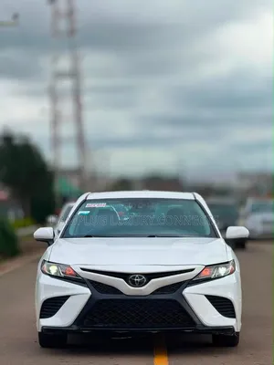 Toyota Camry 2019 White