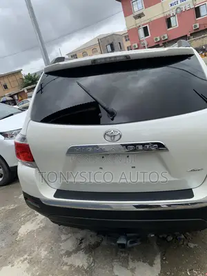 Toyota Highlander Limited 3.5l 4WD 2013 White
