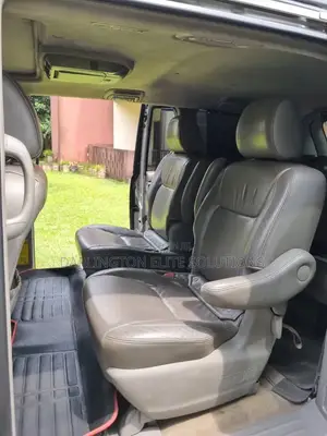 Toyota Sienna 2010 Silver