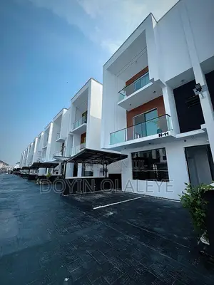 4bdrm Duplex in Ikota for sale