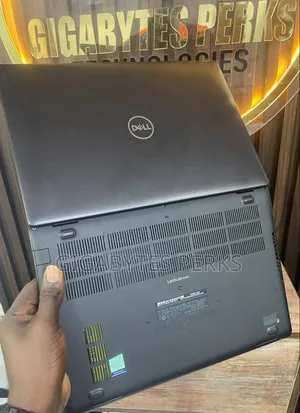 Laptop Dell Latitude 5400 8GB Intel Core i7 SSD 256GB