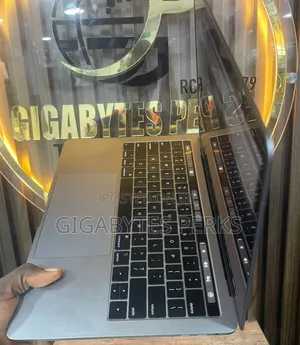 Laptop Apple MacBook Pro 2019 16GB Intel Core i7 SSD 512GB