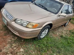 Toyota Camry 2001 Gold