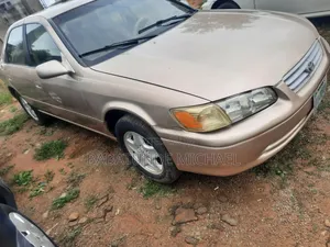 Toyota Camry 2001 Gold