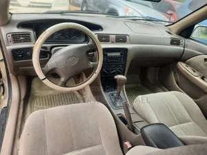 Toyota Camry 2001 Gold