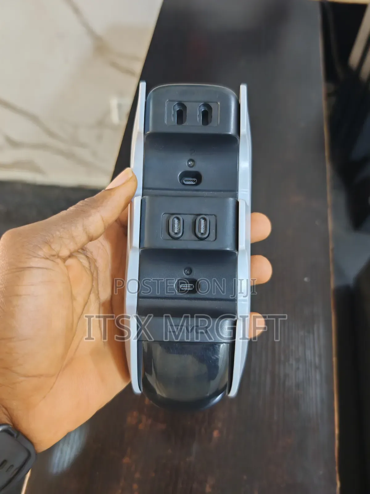 PS5 Controller Charging Station