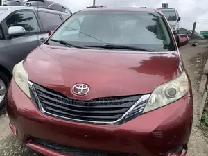 Toyota Sienna LE 7 Passenger 2011 Red