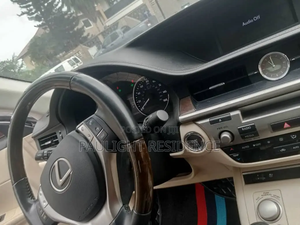 Lexus ES 2014 Red