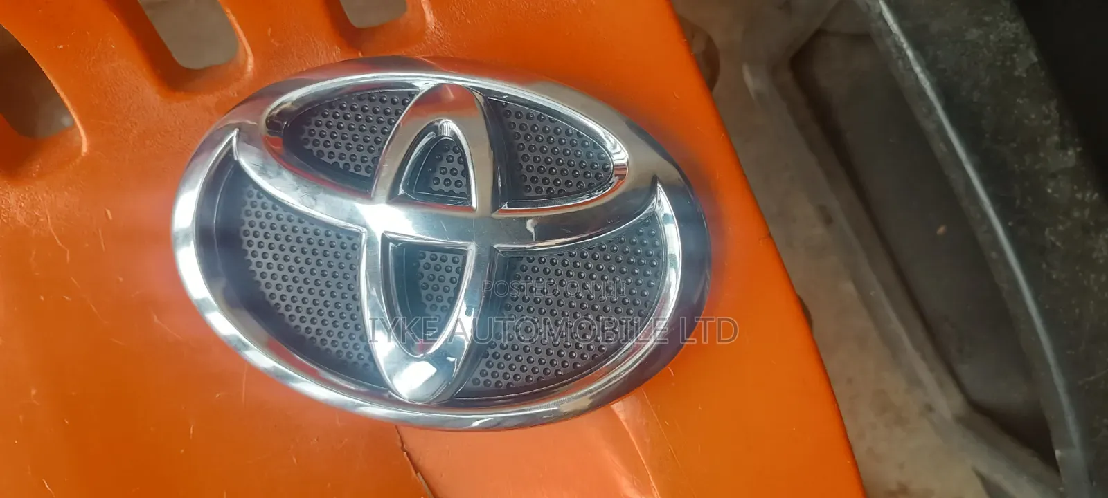 Front Grille Logo Hilux 2020