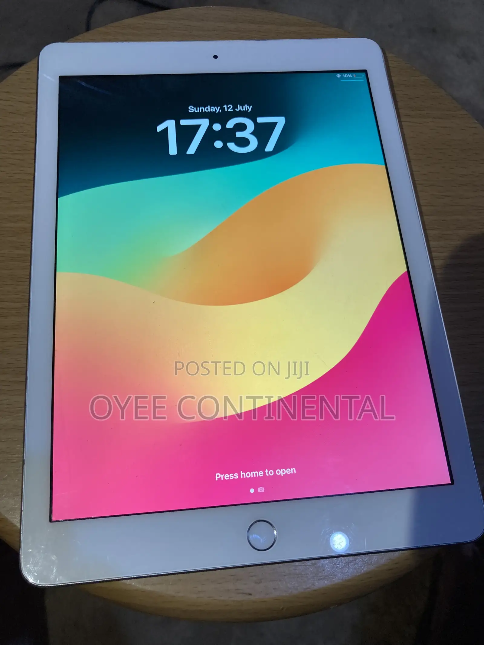 Apple iPad 9.7 128 GB Gray