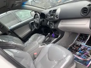 Toyota RAV4 2.5 Limited 2012 White