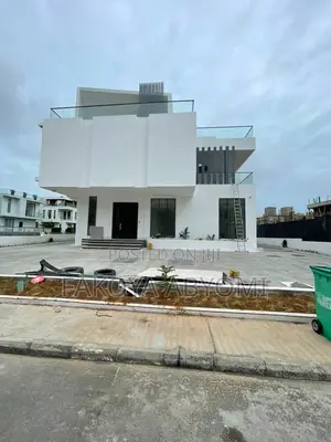 5bdrm Duplex in Ikate for sale