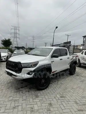 New Toyota Hilux 2024 White