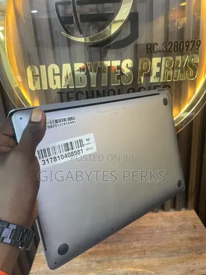 Laptop Apple MacBook Pro 2018 16GB Intel Core i7 SSD 512GB
