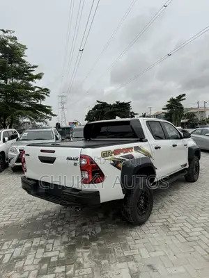New Toyota Hilux 2024 White
