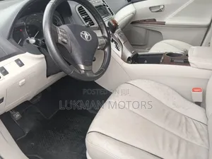 Toyota Venza 2011 Silver