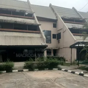 Very Massive 2 Wings of 5 Bedroom Duplex for Lease