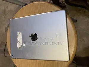 Apple iPad 9.7 128 GB Gray