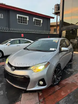Toyota Corolla L 4dr Sedan (1.8L 4cyl 4A) 2015 Gray