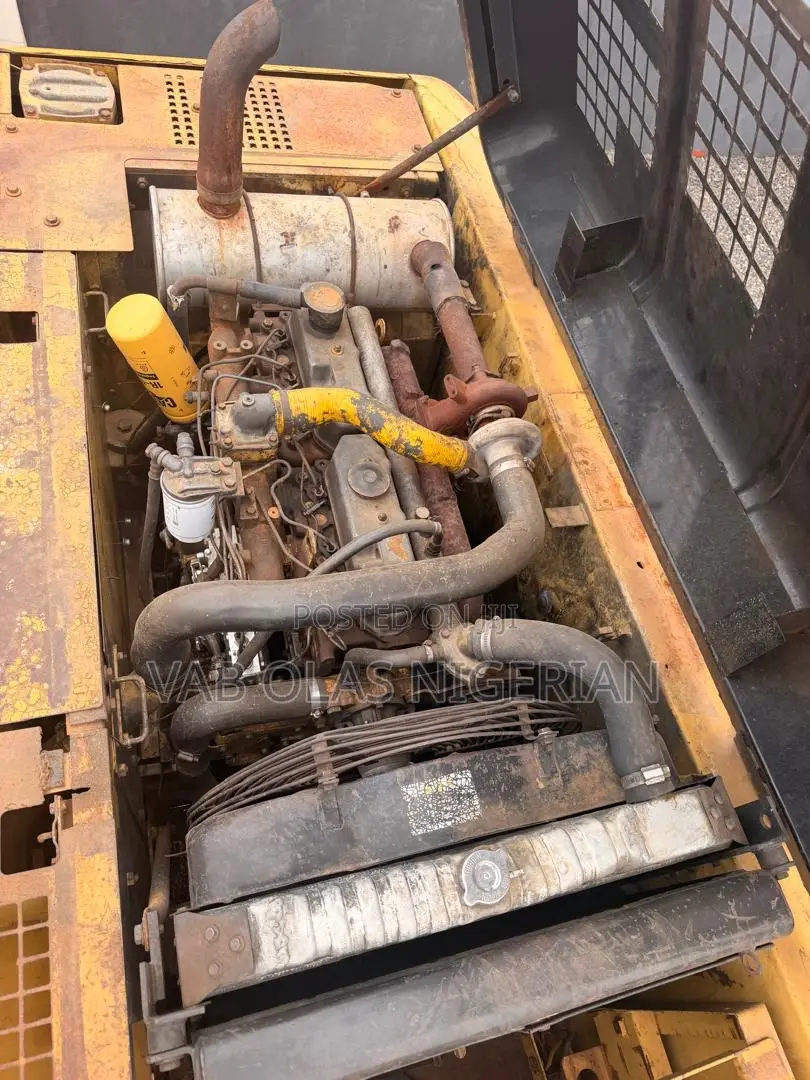 2014 Excavator B320