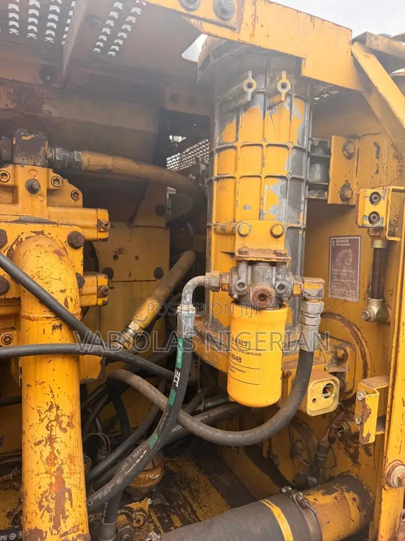 2014 Excavator B320