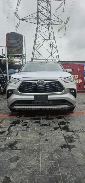 Toyota Highlander 2021 Silver