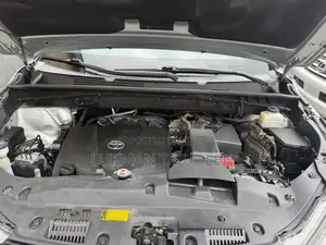 Toyota Highlander Limited Platinum 4x4 V6 (3.5L 6cyl 8A) 2018 Silver