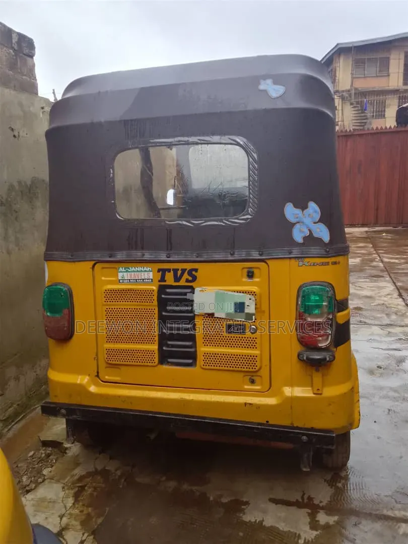 TVS King Cargo 2023 Yellow