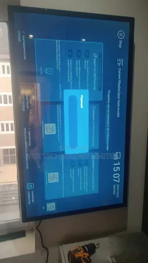 43" Wall-Mounted Digital Signage Display
