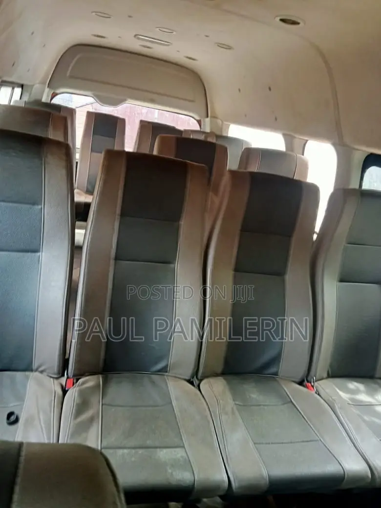 Daihatsu Light Bus 1972 White