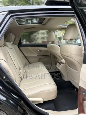 Toyota Venza XLE 2011 Black