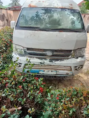 Daihatsu Light Bus 1972 White