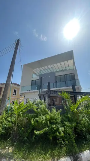 5bdrm Duplex in Chevron for sale