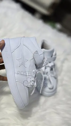 White Sneakers for Both Boys and Girls