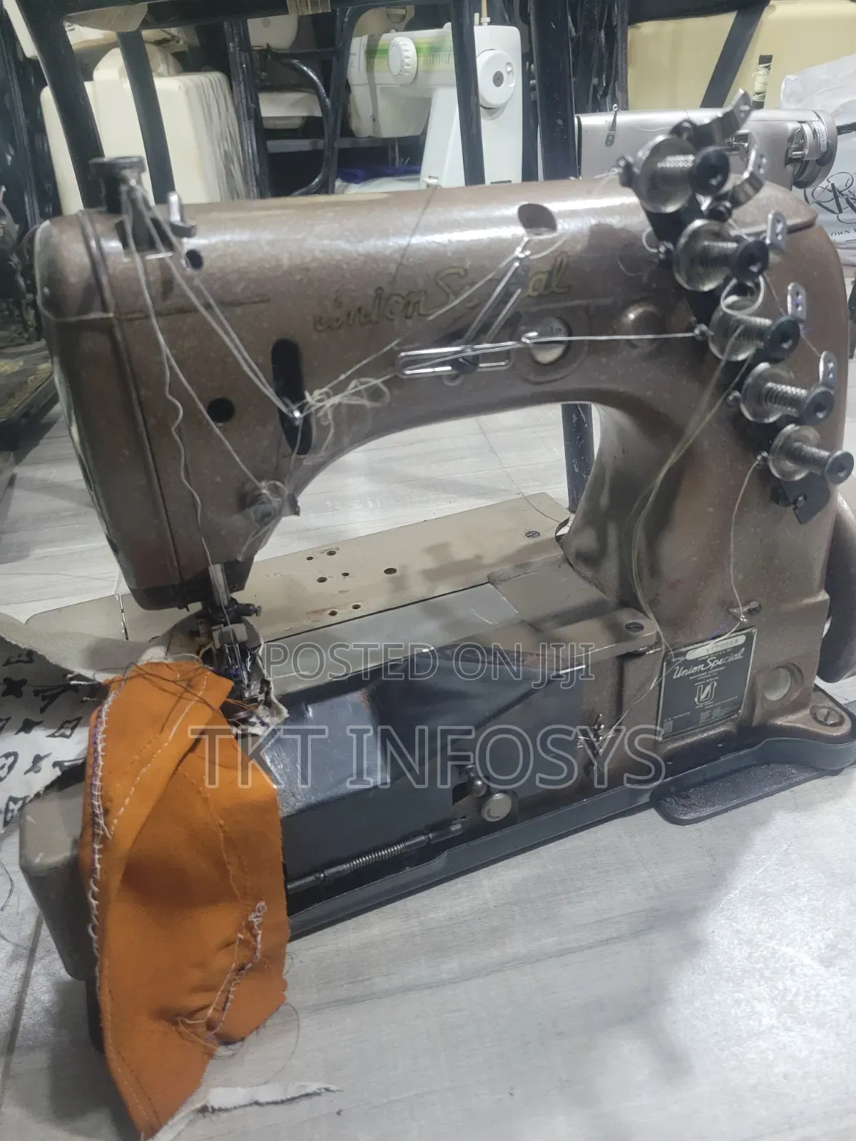 Industrial Tapping and Straight Sewing Machine Head