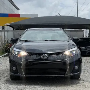 Toyota Corolla 2016 Black
