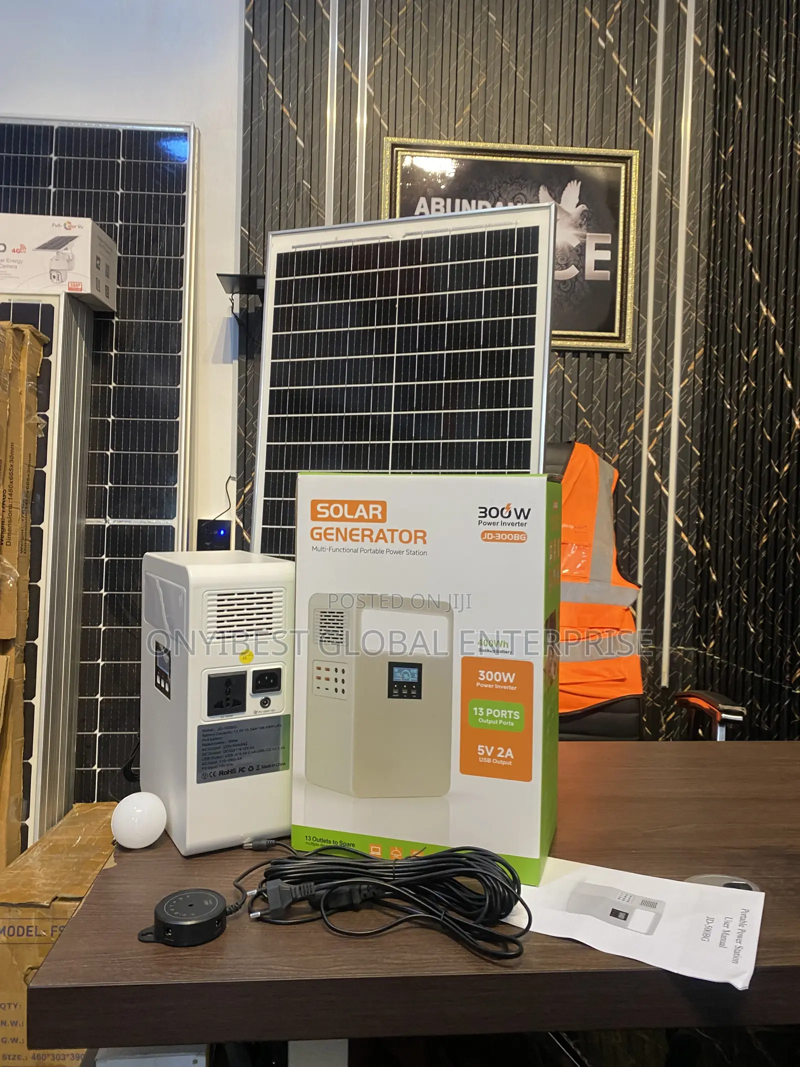 Solar Generator With 400Wh Battery Backup