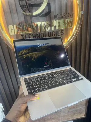 Laptop Apple MacBook Pro 2020 16GB Intel Core i5 SSD 1T