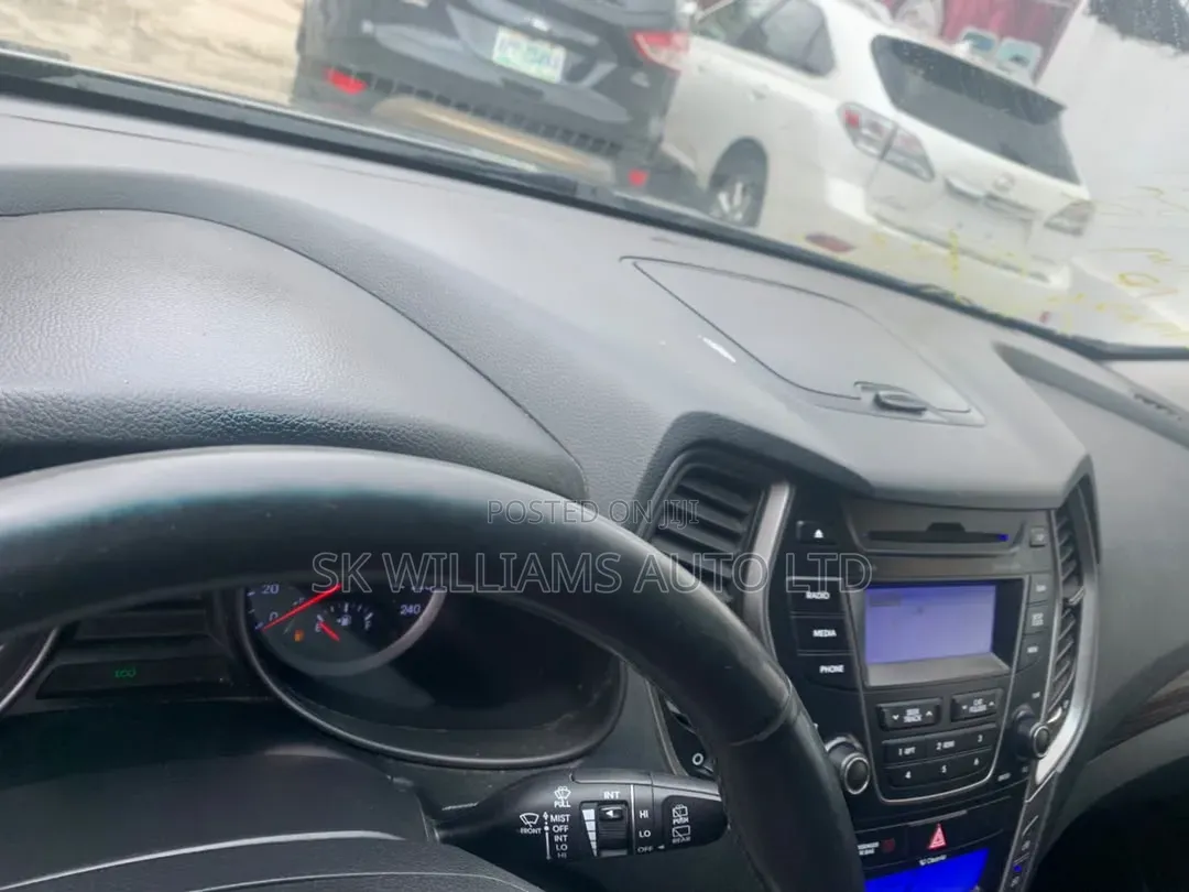 Hyundai Santa Fe 2014 Gray