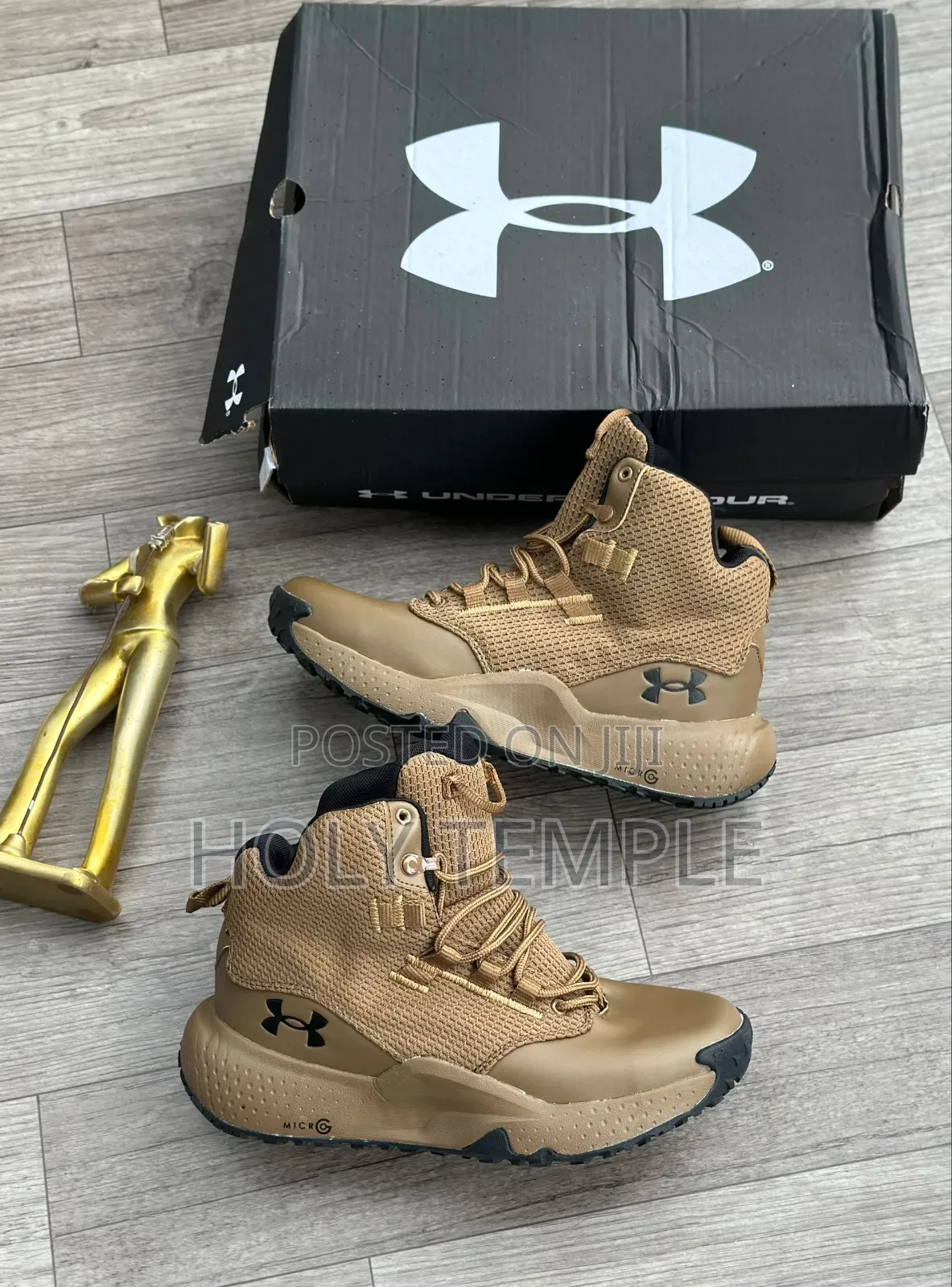 Luxury Under Armor SNKZ