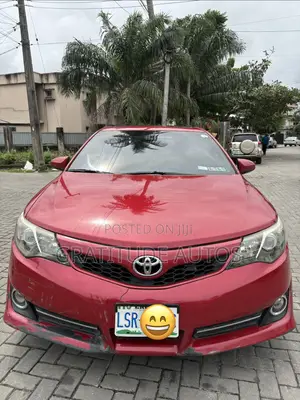 Toyota Camry SE V6 4dr Sedan (3.5L 6cyl 6A) 2012 Red