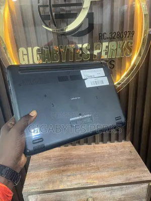 Laptop Dell Latitude 3380 8GB Intel Core i3 SSD 128GB
