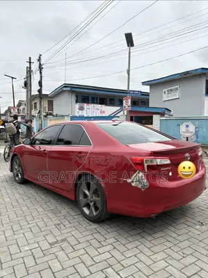 Toyota Camry SE V6 4dr Sedan (3.5L 6cyl 6A) 2012 Red