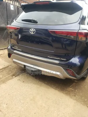 Toyota Highlander Platinum AWD 2026 Blue
