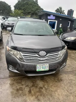 Toyota Venza XLE 2010 Gray