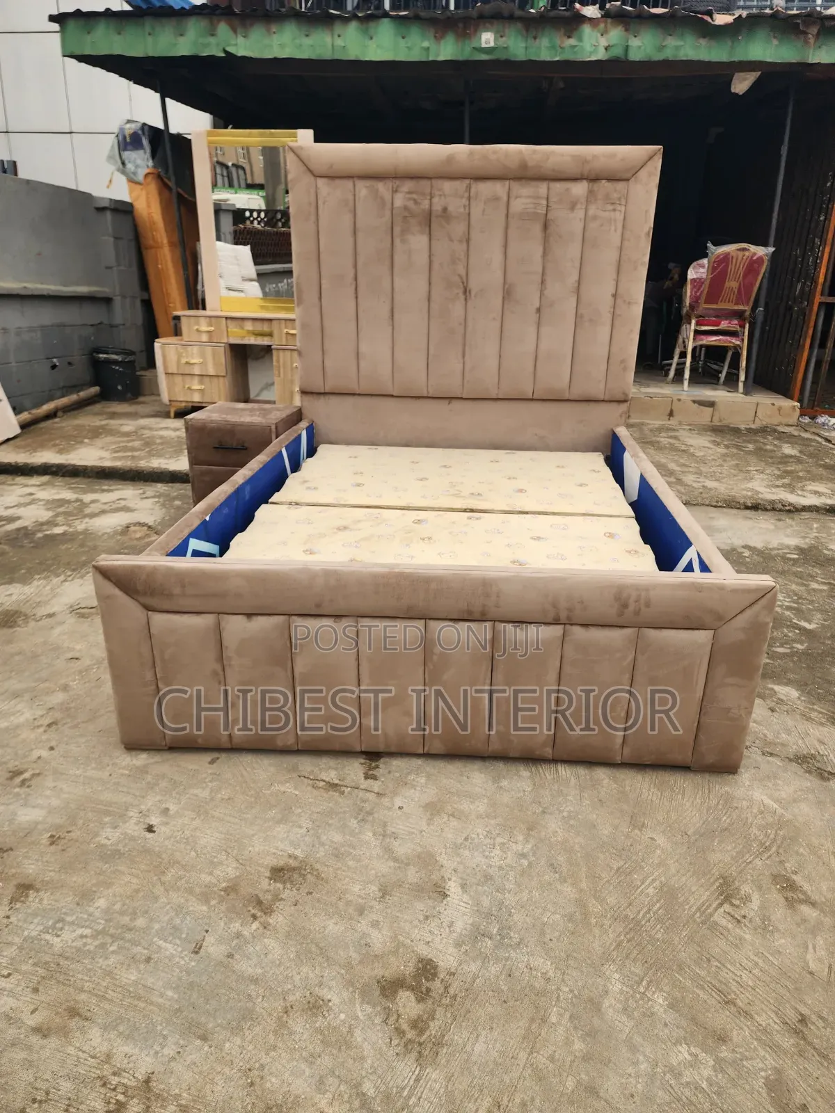 5ft Tall Queen Size Bed Stand With Side Drawer