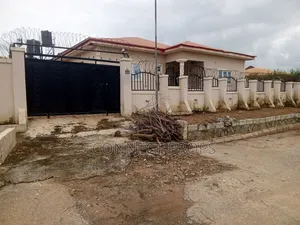 4bdrm Bungalow in City View Estate for sale